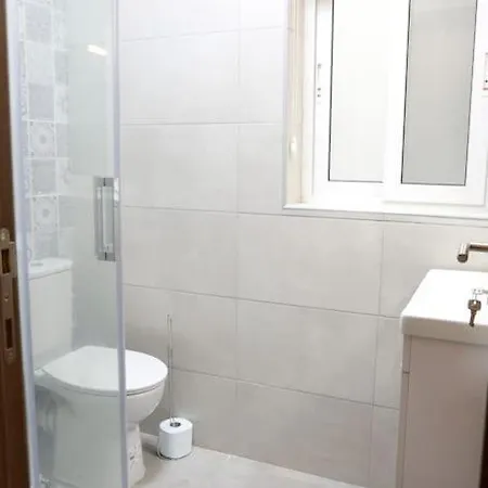 Stylish 2br With Private Terrace In By 360 Estates Appartamento